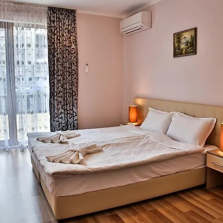 Al Rial Beach Apartments Shkorpilovtsi Exterior photo