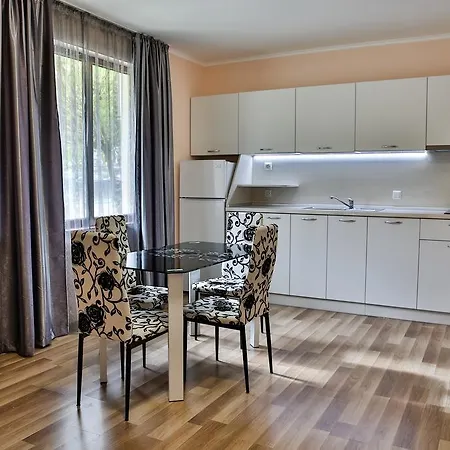 Al Rial Beach Apartments Shkorpilovtsi Exterior photo
