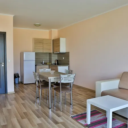 Al Rial Beach Apartments Shkorpilovtsi Exterior photo